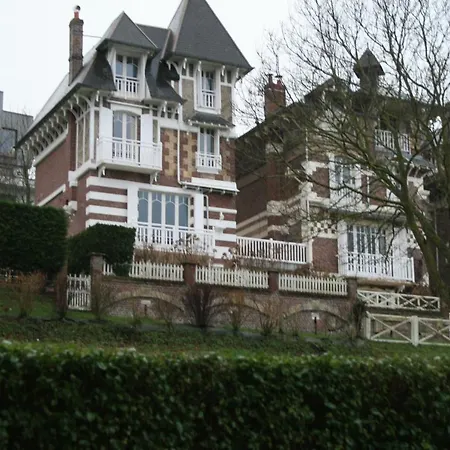 A Cote De La Daire Ault